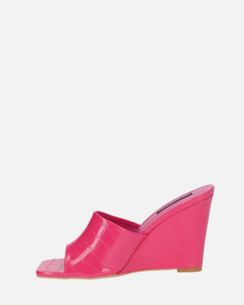 MARGHERITA - sandali con zeppa in glassy fucsia a trama coccodrillo