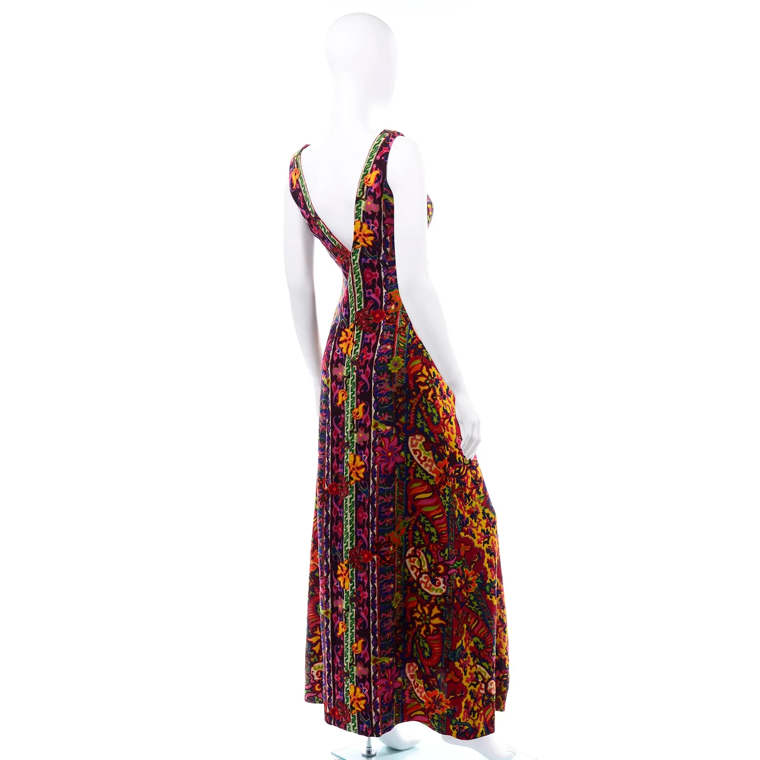 Vintage 1970s Bright Floral Paisley Print Sleeveless Maxi Dress